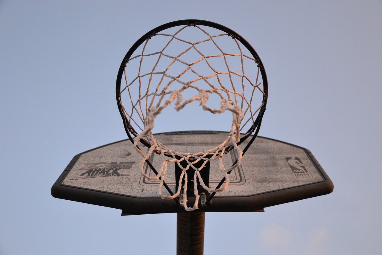 NBA2K Online 2号交易盛宴，你的篮球梦想，从此起航！